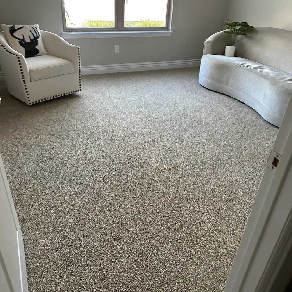 Sitting room carpet after professional carpet cleaning in Flower Mound, Texas